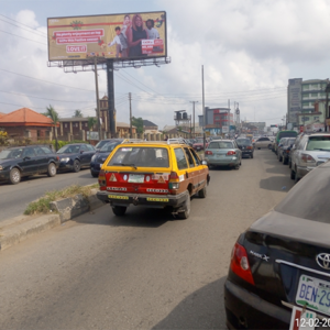 Unipole billboard capturing attention in benin city