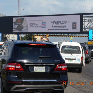 Gantry billboard